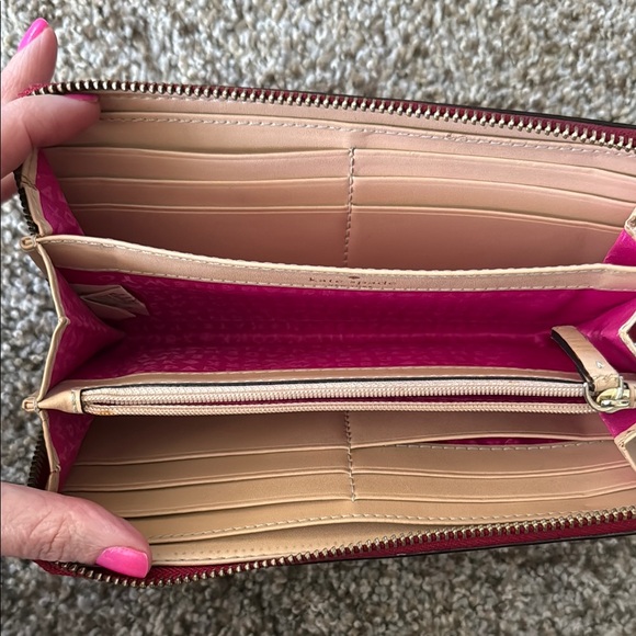 Kate Spade Neda Wellesley Continental Leather Bright Apple Red Zip Around Wallet - Picture 7 of 13